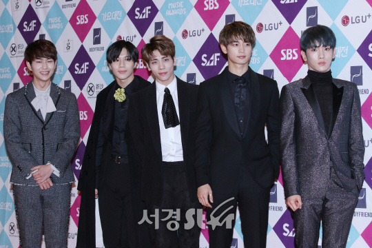 샤이니, 샤방샤방한 꽃미남들의 레드카펫(2016 SAF SBS 가요대전)