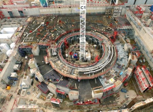 프랑스 남부 카다라쉬 지역에서 땅 위의 ‘인공태양’으로 불리는 국제핵융합실험로(ITER)가 건설되고 있다.