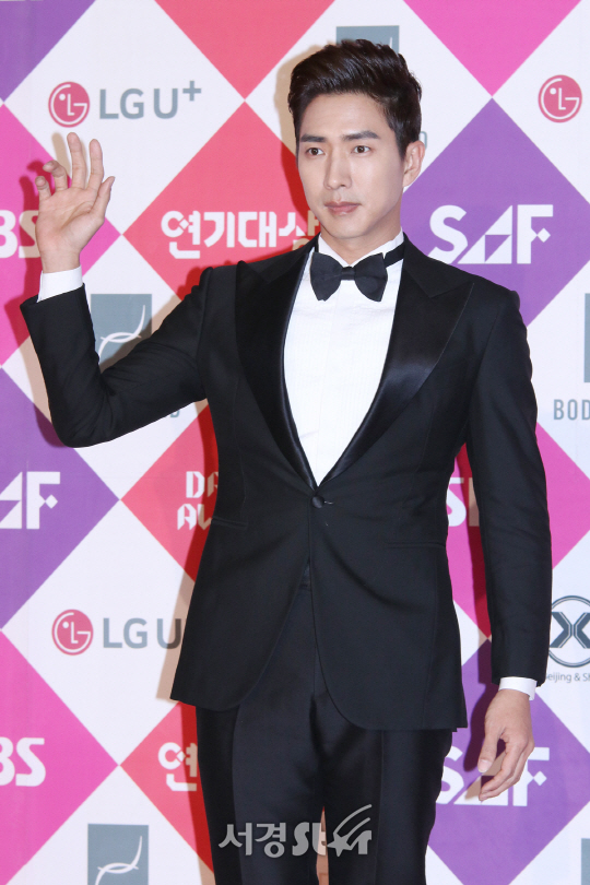 배우 고세원이 31일 열린 2016 SAF SBS 연기대상에 참석해 포즈를 취하고 있다.