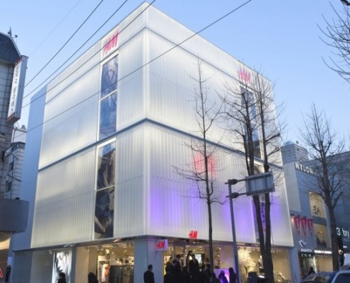 신사동에 위치한 H&M건물, 자라 창업주인 오르테가 회장이 두번째로 사들인 한국 상업시설이다. /사진출처=엠피스홈페이지