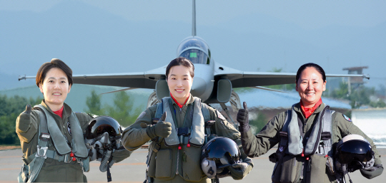 공군의 첫 여성 전투비행대장으로 임명된 박지원(왼쪽부터), 박지연, 하정미 소령./사진제공=공군