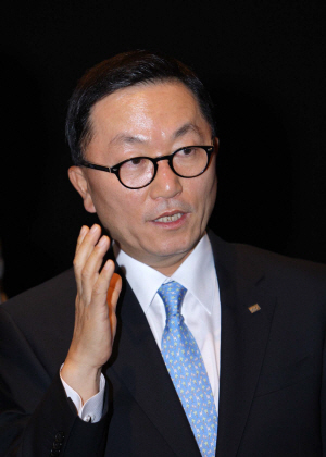 김석동 전 금융위원장, 미래에셋 이사회 의장에