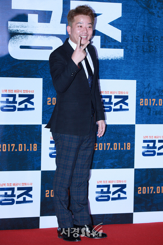 /12일 오후 서울 영등포동 영등포 CGV에서 열린 영화 ‘공조’ VIP시사회에서 배우 김준호가 포토타임을 갖고 있다.