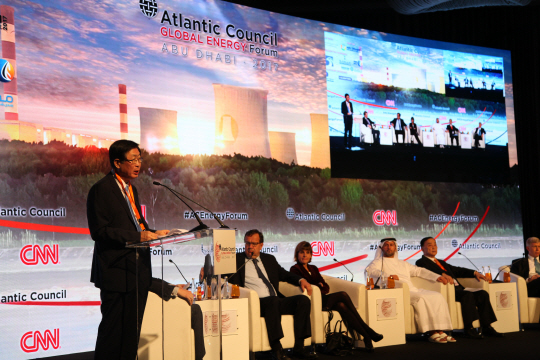 한국전력은 12일(현지시간) 조환익(사진) 사장이 아랍에미리트(UAE) 아부다비에서 열린 ‘글로벌 에너지 포럼’에서 기조연설을 해다고 13일 밝혔다. /사진제공=한전
