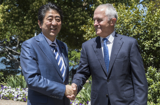 日-호주, '백지화' 위기 TPP 띄우기 나서