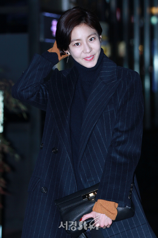 /24일 오후 서울 여의도에 위치한 한 음식점에서 열린 MBC 월화드라마 ‘불야성’ 종방연에 배우 유이가 참석했다.