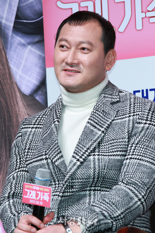 /25일 오전 11시 서울 압구정동 압구정 CGV에서 열린 영화 ‘그래 가족’ 제작보고회에 배우 정만식이 참석했다.