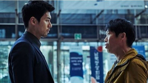 ‘공조’ 200만 돌파…개봉 9일만에 ‘더 킹’에 역전극