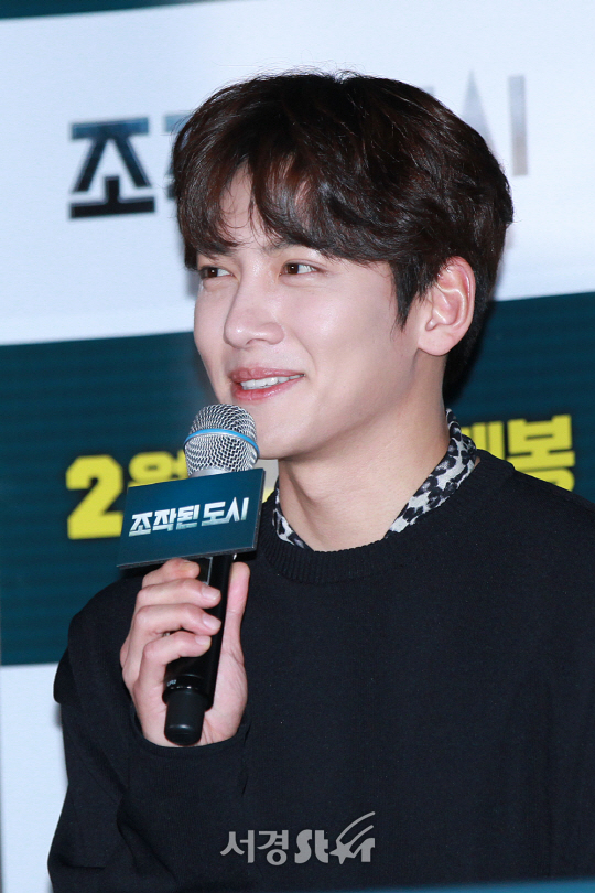 배우 지창욱이 31일 열린 영화 ‘조작된 도시’ 언론시사회에 참석했다.