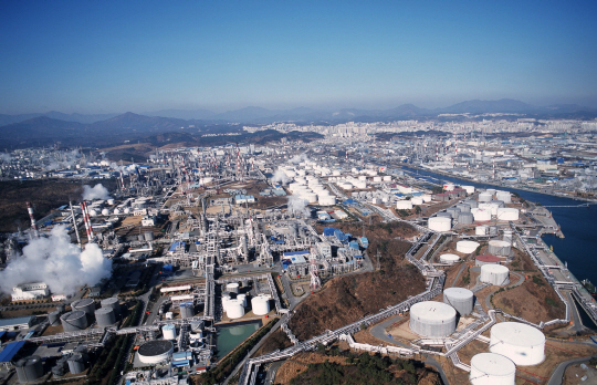 동북아시아 오일허브의 기반이 되는 울산 석유화학공단 전경. /사진제공=울산시