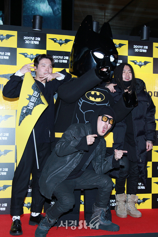 지조, 하하, 스컬이 3일 오후 서울 행당동 왕십리 CGV에서 열린 영화 ‘레고 배트맨 무비’ 레고카펫 행사에 참석해 포토타임을 갖고있다.