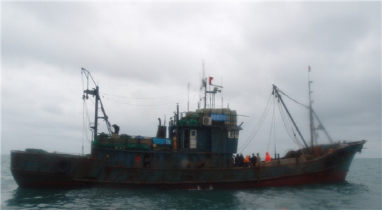 4일 서해 해상에서 불법조업으로 나포된 중국어선 노영어56767호./사진=해양수산부