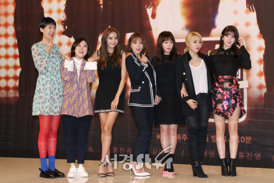 ‘언니들의 슬램덩크2’ 출연자들이 8일 열린 KBS 2TV ‘언니들의 슬램덩크2’ 제작발표회에 참석해 포토타임을 갖고 있다.