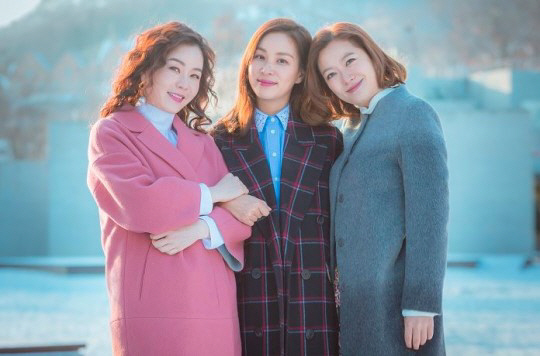 ‘완벽한 아내’ 고소영-김정난-정수영, 똘똘 뭉친 여자들의 우정 ‘의리’