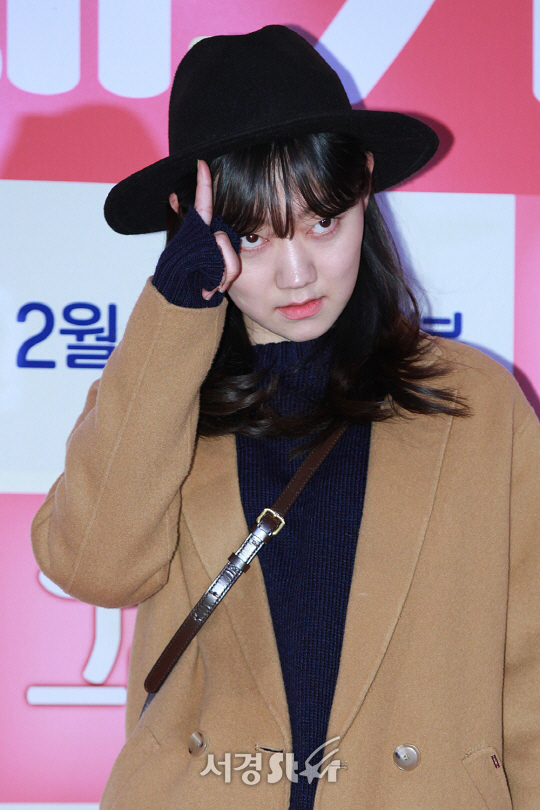 배우 박경혜가 9일 오후 서울 강남구 삼성동 코엑스 메가박스에서 열린 영화 ‘그래 가족’ VIP 시사회에서 포토타임을 갖고 있다.
