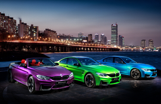 BMW 코리아가 출시한 고성능 스포츠카 M 스페셜 페인트워크 에디션 차종들. 왼쪽부터 M4 컨버터블, M4 쿠페, M3/사진제공=BMW 코리아