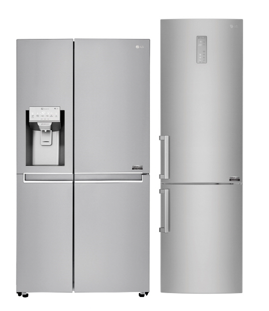 LG전자 냉장고가 이탈리아 소비자들을 대상으로 한 신뢰도 평가에서 1위를 차지했다. LG전자는 유럽에서 ‘센텀 시스템’을 적용해 에너지 효율이 높으면서 소음은 낮춘 LG전자 양문형 냉장고(왼쪽), 상냉장·하냉동 타입 냉장고 등을 선보이고 있다. /사진제공=LG전자