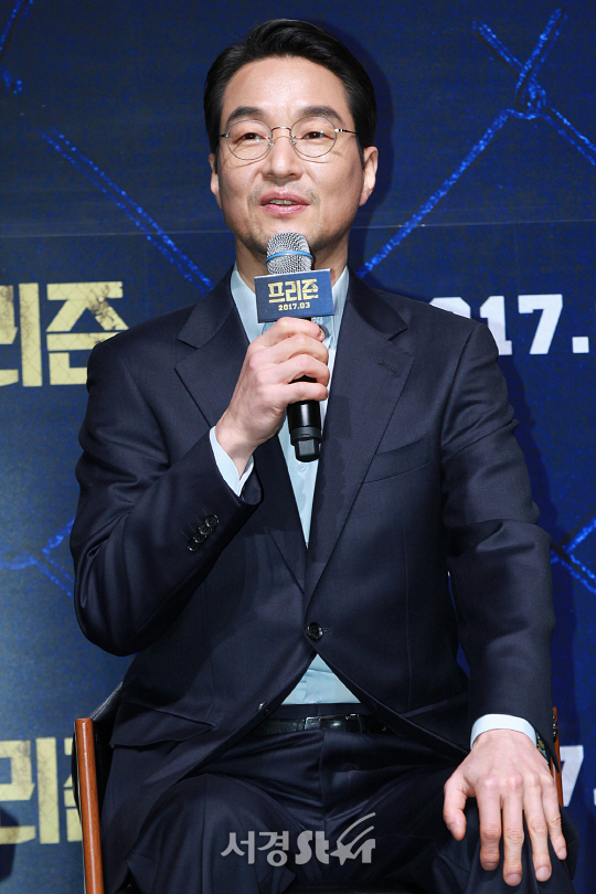 배우 한석규가 14일 오전 서울 압구정 CGV에서 열린 영화 ‘프리즌’ 제작보고회에 참석했다.