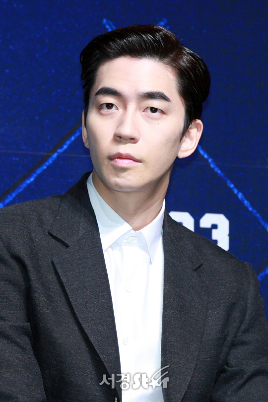 배우 신성록이 14일 오전 서울 압구정 CGV에서 열린 영화 ‘프리즌’ 제작보고회에 참석했다.