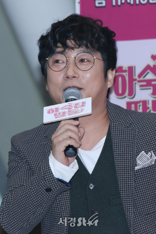 이수근이 14일 열린 KBS 2TV 새 예능프로그램 ‘하숙집 딸들’ 제작발표회에서 인사말을 하고 있다.