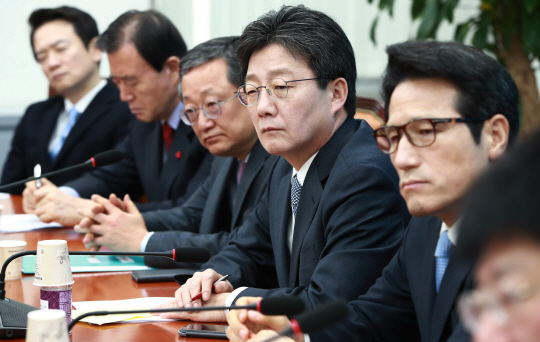 바른정당 '자유한국당 대선기획단 발족은 소가 웃을 일'