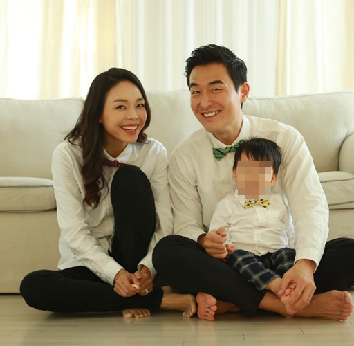 김인석과 결혼한 안젤라 박, 행복한 가족 사진 공개 “내 사랑들”