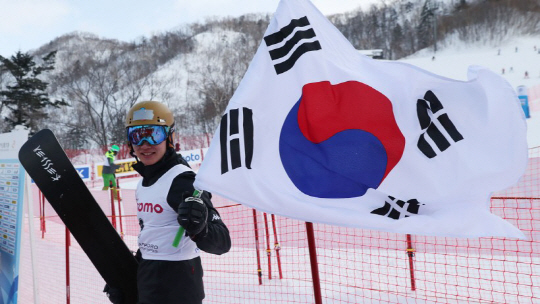 스노보드 이상호, 한국 최초 동계 아시안게임 금…“평창 금메달 자신감 생겼다”