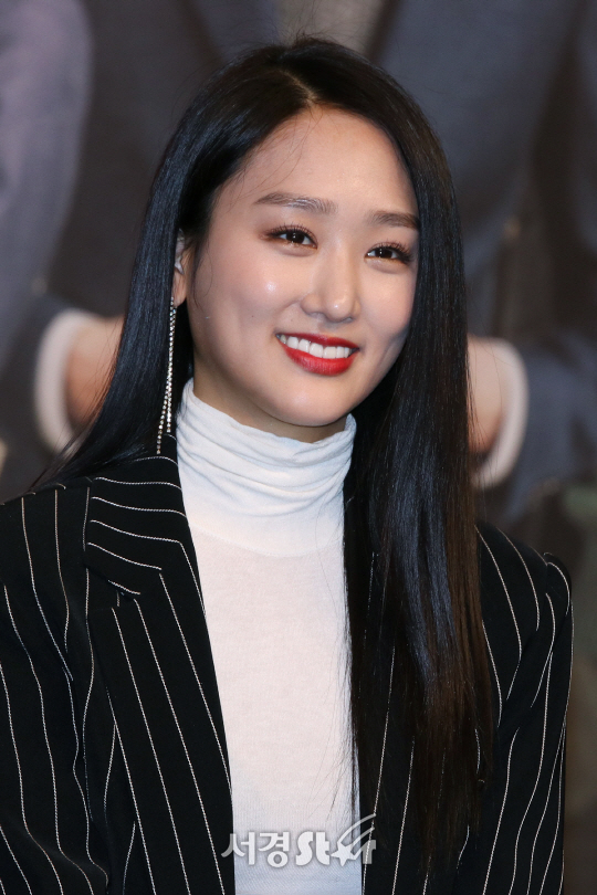 배우 한유이가 21일 열린 KBS 2TV 새 TV소설 ‘그 여자의 바다’ 제작발표회에 참석했다.