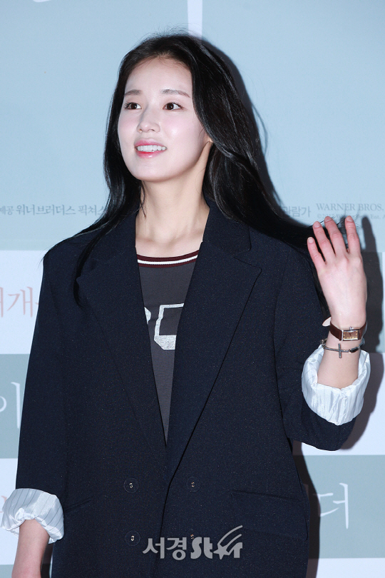 배우 박환희가 21일 오후 서울 행당동 왕십리 CGV에서 열린 영화 ‘싱글라이더’ VIP시사회에 참석해 포토타임을 갖고 있다.
