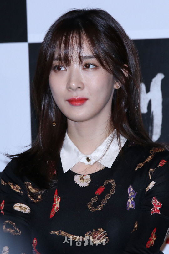 배우 이청아가 24일 열린 영화 ‘해빙’ 언론시사회에 참석했다.