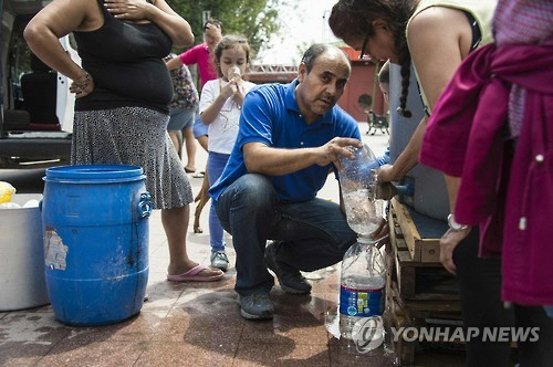 칠레 폭우로 최소 4명 사망...3,300여명 고립