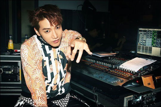 2PM 준케이 팔꿈치 손가락 골절 “아티스트 안전 책임지지 못한 점 사과”