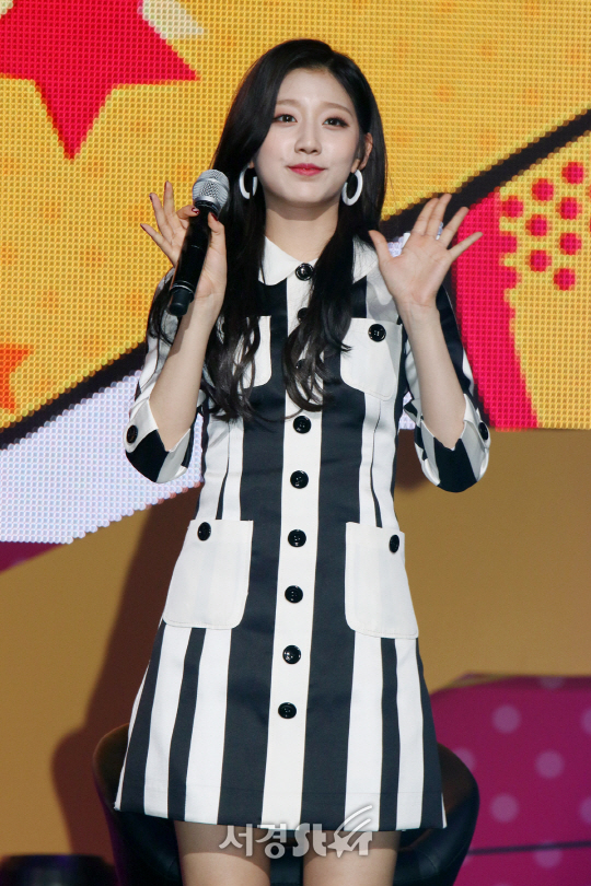 러블리즈의 정예인이 27일 열린 두 번째 정규 앨범 ‘R U Ready?’ 쇼케이스에 참석했다.