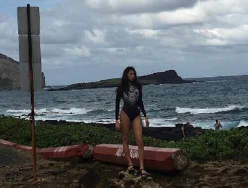 정다래, 근황 공개…하와이 해변서 완벽한 수영복 자태
