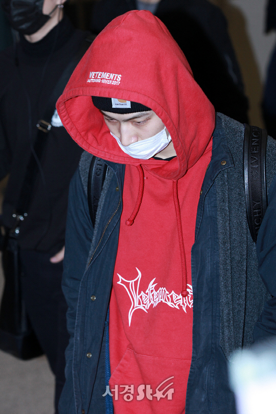 갓세븐(GOT7)의 멤버 제이비가 1일 오전 해외일정을 마치고 인천공항을 통해 입국하고 있다.