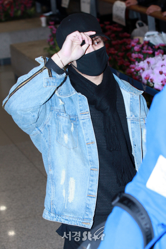 갓세븐(GOT7)의 멤버 잭슨이 1일 오전 해외일정을 마치고 인천공항을 통해 입국하고 있다.