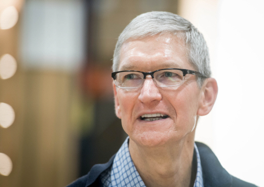 팀 쿡 애플 CEO “미국이 아니었다면 애플도 없었다”··미국 내 투자확대 시사