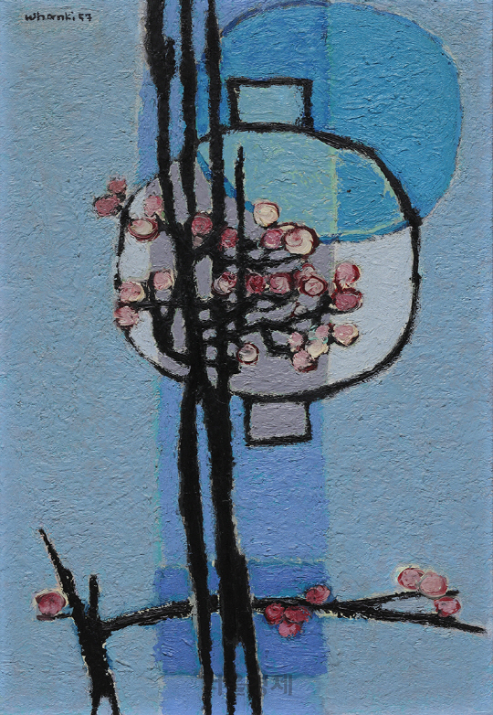 김환기 ‘매화와 항아리’ 1957년작, 캔버스에 유채, 55x35cm /사진제공=(재)환기재단·환기미술관 ⓒ Whanki Foundation·Whanki Museum