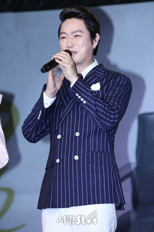 가수 김선주가 6일 오후 서울 마포구 서교동 하나투어 브이홀에서 열린 정규 2집 ‘여로’(旅路) 발매 기념 쇼케이스에 참석했다.