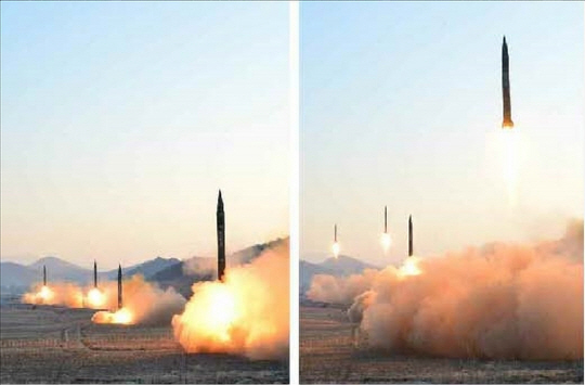 북한이 지난 6일 시행한 탄도미사일 발사 훈련 사진./연합뉴스