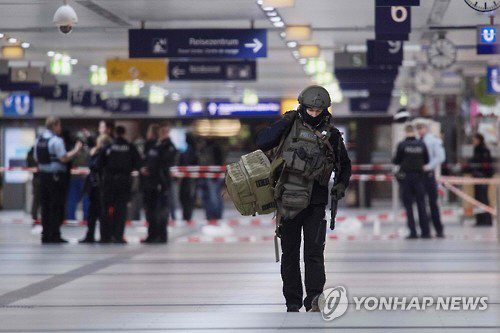 독일 뒤셀도르프역서 도끼 공격에 7명 부상…“정신이상자 소행”