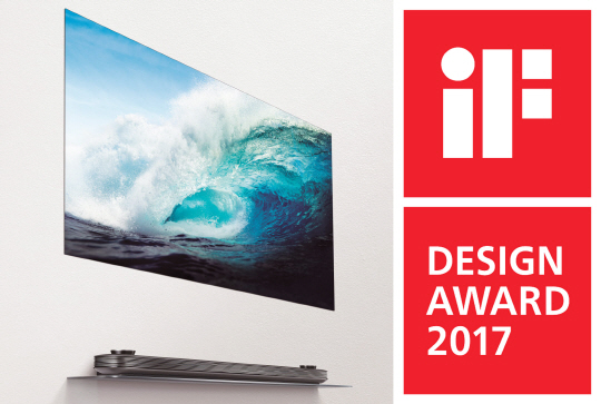 ‘iF 디자인 어워드 2017’에서 본상을 수상한 ‘LG 시그니처 올레드 TV W’./사진제공=LG전자