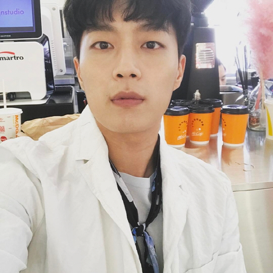 하이라이트 윤두준, 오늘(13일) 공개 신곡 홍보 “많이 들어주세요”