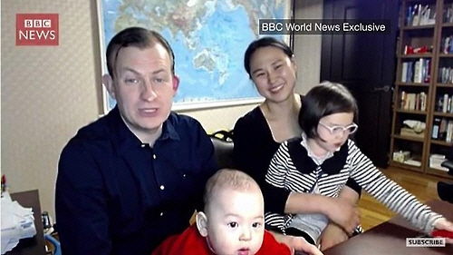 BBC 인터뷰서 당시 방송사고 설명하는 켈리 교수 가족./사진=BBC 캡처