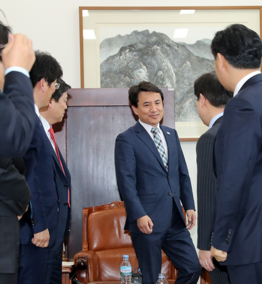 상법개정 논의 나선 김진태 자유한국당 의원(법사위 간사)