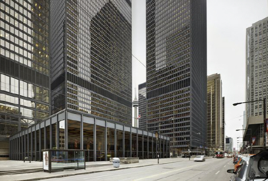 건축가 김종성이 그의 스승 미스 반데어로에와 함께 작업한 건축물 중 가장 기억에 남는다는 캐나다 토론토에 위치한 도미니언 은행 본사 건물.