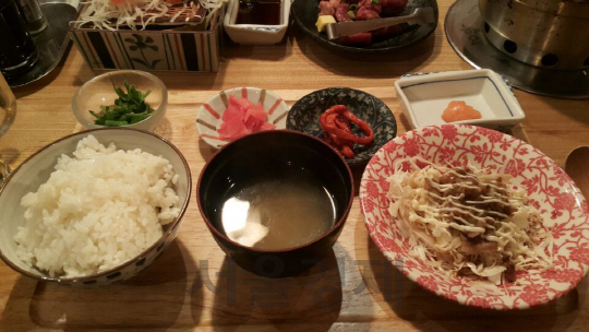 [맛집쓰리고]살짝 부족한 포근함, 일본 가정식집 하나노오오카미