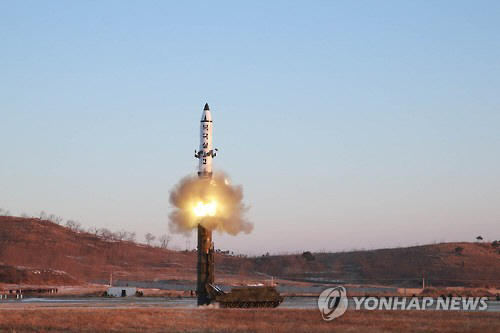 지난 2월 12일 북한이 신형 중장거리 전략탄도미사일(IRBM)인 ‘북극성 2형’을 시험발사하는 모습 [조선중앙통신 = 연합뉴스 자료사진]