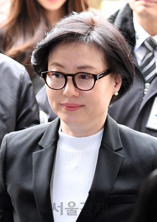 신격호 세번째 부인' 서미경 법원 재판 출석
