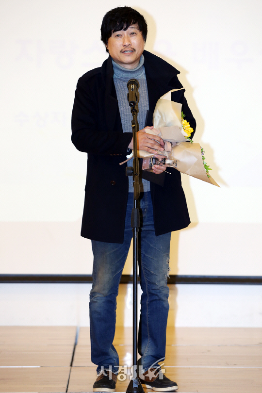 배우 임해열이 20일 오후 서울 종로구 마로니에공원 다목적홀에서 진행된 ‘2017 세계아동청소년연극의 날 기념식’에서 수상소감을 발표하고 있다.